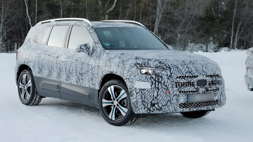 2026 model Alman SUV’si Mercedes GLB birinci sefer görüntülendi!
