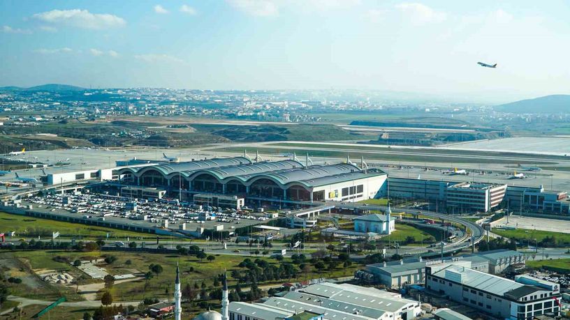Sabiha Gökçen’de uçuşlara ‘kötü hava’ mahzuru