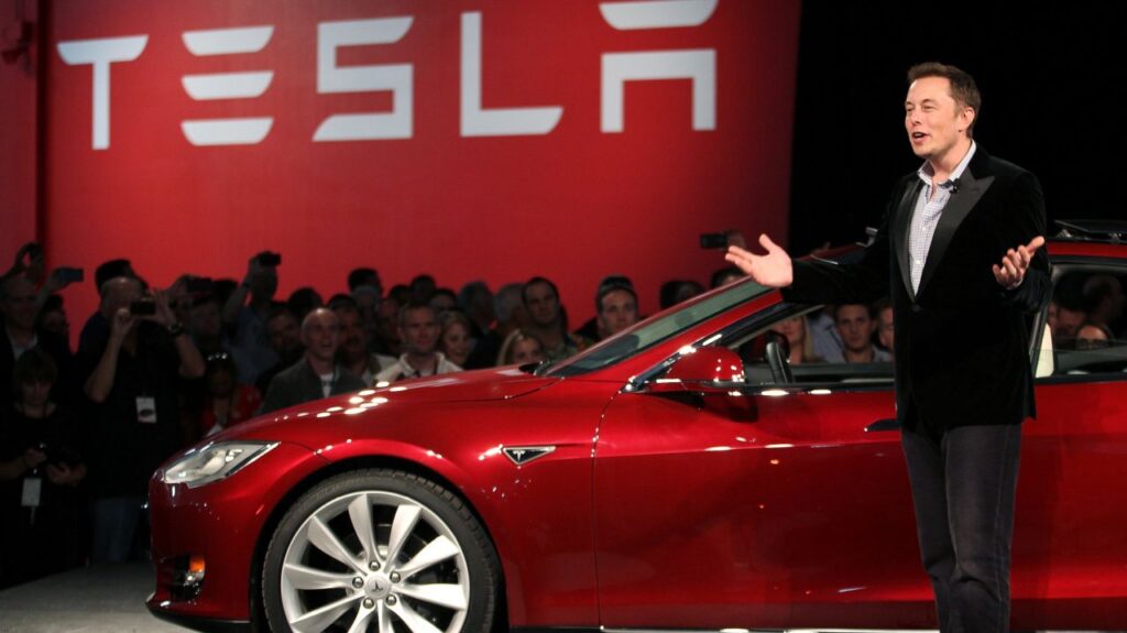 FBI, ataklara karşı Tesla’yı koruyacak!