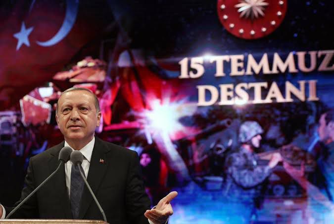Darbeye Alkış Tutanlar Utançla Anılacak!