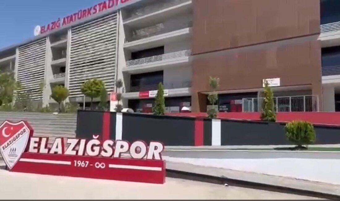 Renkler ve Peyzaj Yenilendi! Elazığ Atatürk Stadyumu, bordo-beyaz renklerle yenilendi.