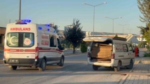 Elazığ’da seyir halindeki panelvanın orta kapısından yola düşen 16 yaşındaki