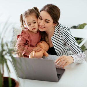 Memurlar, çocukları ilköğretime başlayana kadar yarı zamanlı çalışabilecek.