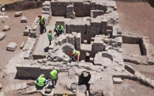 Elazığ’ın Salkaya Köyünde bir tarlada yaklaşık 1700 yıllık Roma hamamı