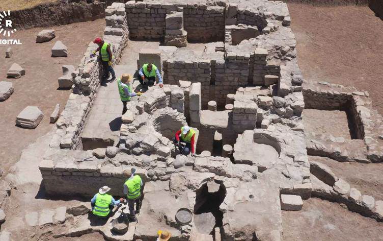 Elazığ’ın Salkaya Köyünde bir tarlada yaklaşık 1700 yıllık Roma hamamı
