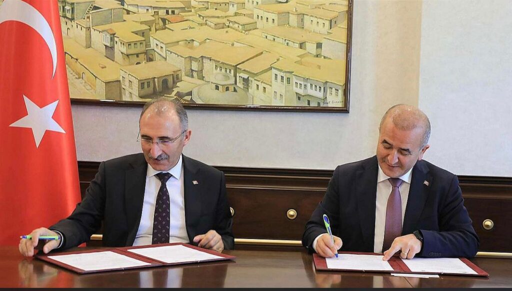 Vatandaşlar resmi kurumlara not verecek!