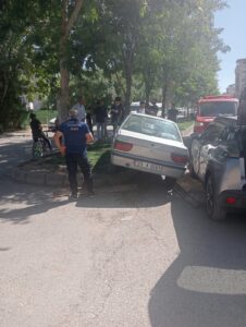 Can Kaybı Yok! Elazığ’ın Kovancılar ilçesi Bağlar Mahallesi’nde iki otomobilin