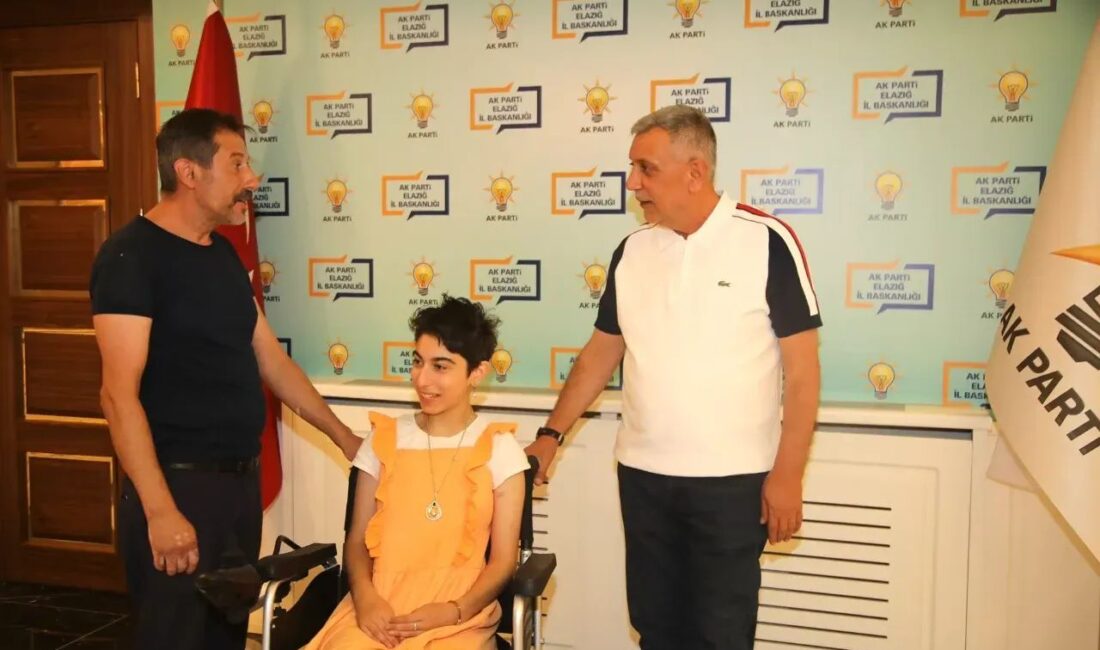 Akparti Elazığ İl Başkanı Şerafettin Yıldırım, Elazığ’da yaşayan engelli Elanur
