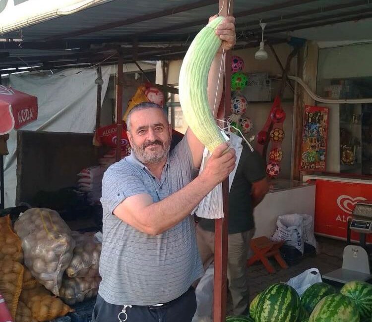 Elazığ’ın Baskil ilçesinde bir çiftçinin yetiştirdiği yaklaşık 2,5 kilo ağırlığındaki