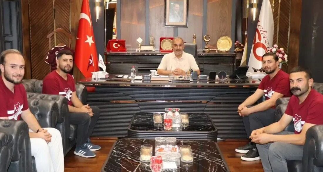 Elazığspor’un köklü taraftar grupların Milliyetçi Elazığsporlular, Elazığ TSO Başkanı İdris