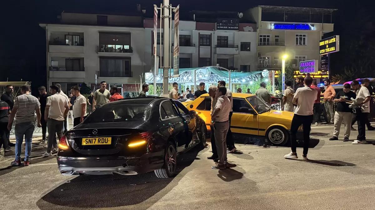 Şehit Korgeneral Hulusi Sayın Caddesi’nde, sürücülerinin kimliği henüz öğrenilemeyen 23