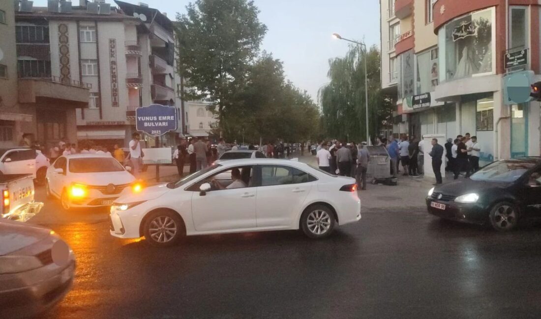 Elazığ’ın Kovancılar ilçesi Bağlar Mahallesi’nde iki aile arasında yaşanan alacak