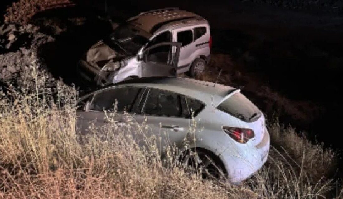 Elazığ-Bingöl karayolunun Koçkale mevkiinde trafik kazası meydana geldi. Çevrdekilerin ihbarı