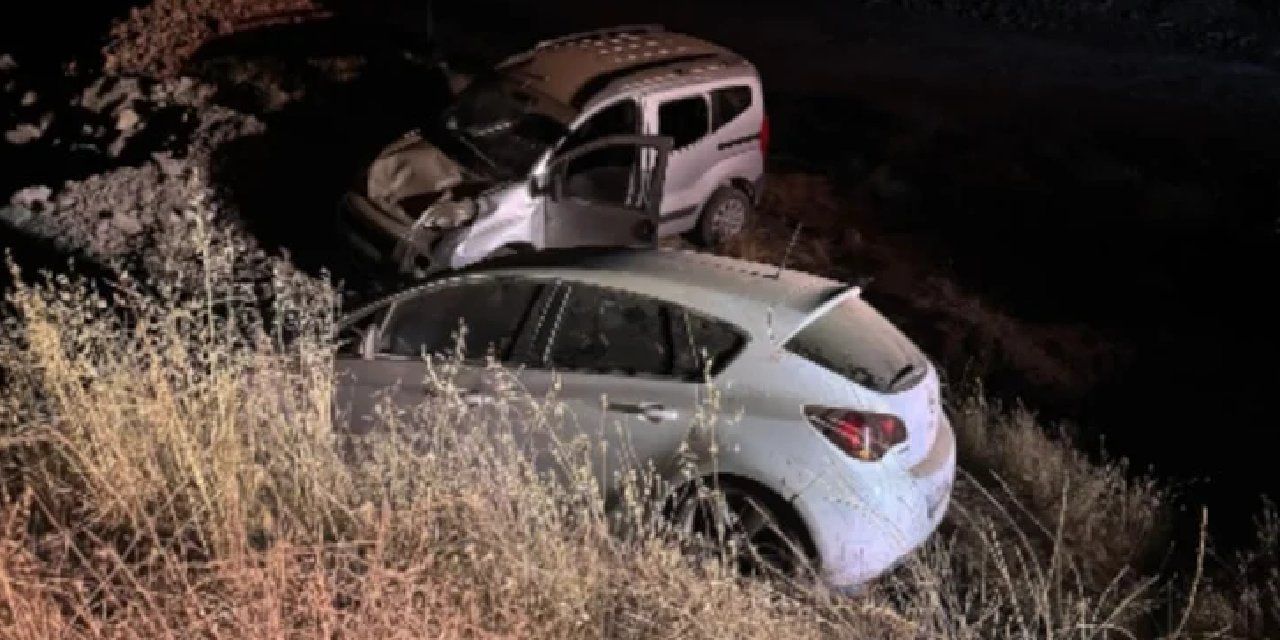 Elazığ-Bingöl karayolunun Koçkale mevkiinde trafik kazası meydana geldi. Çevrdekilerin ihbarı