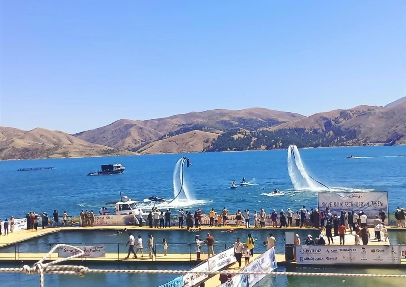 Keban’da düzenlenen 5. Keban Su ve Balık Festivali ikinci günde