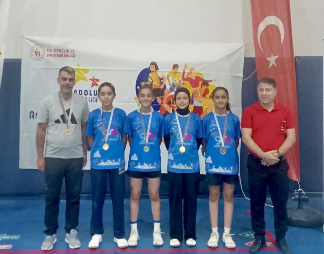 Erzurum’da Grup Birincisi Olan Elazığ Badminton Takımı, Türkiye Finallerine Yükseldi.