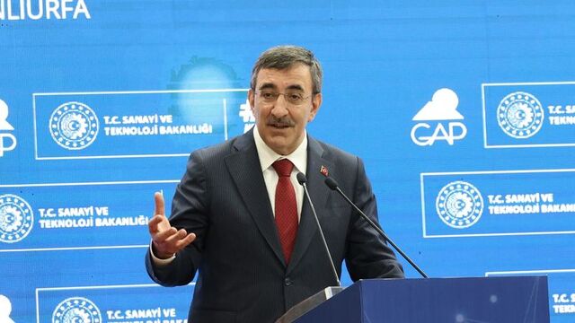 Cumhurbaşkanı Yardımcısı Cevdet Yılmaz, İstanbul Sanayi Odası Meclis Toplantısı’nda ekonomik