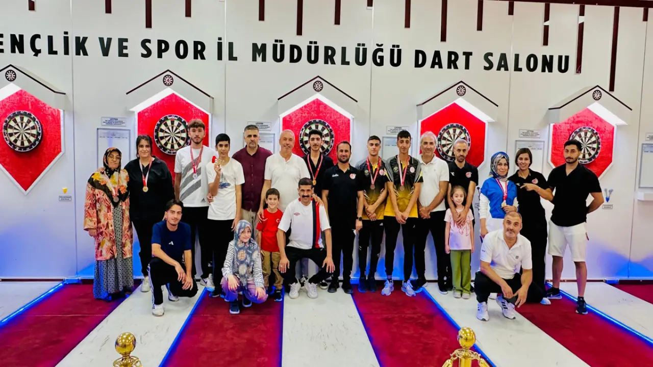 Elazığ’da 30 Ağustos Zafer Bayramı, dart ve bilardo turnuvalarıyla kutlandı.
