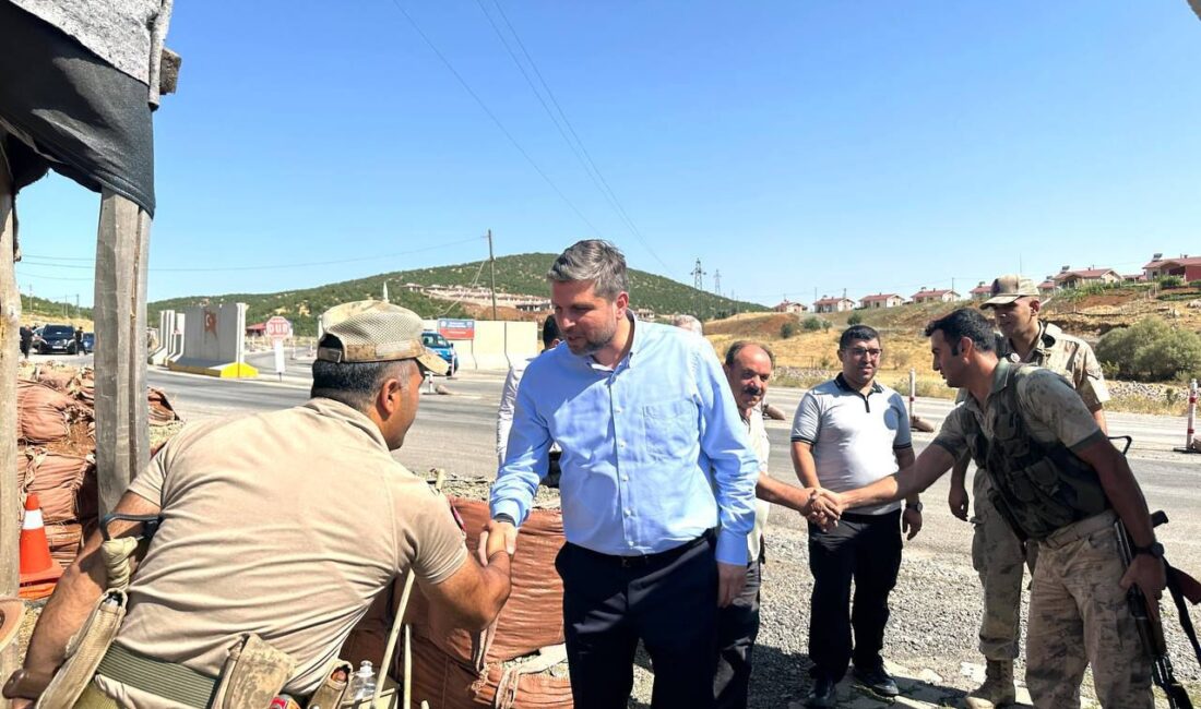 AK Parti Elazığ Milletvekili Mahmut Rıdvan Nazırlı, Arıcak ilçesinde gerçekleştirdiği