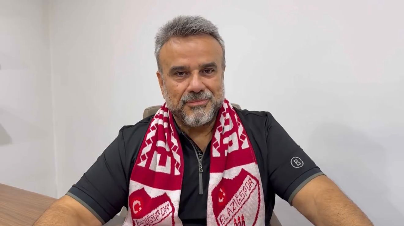 Elazığlı Sanatçı Bülent Serttaş Elazığspor’un Cefakar Vefakar taraftarına seslendi: Yeni