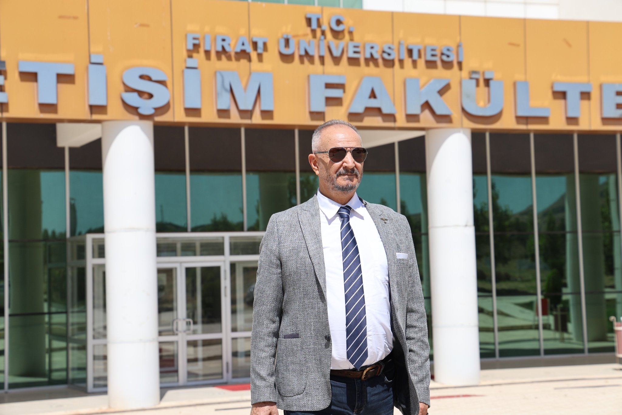 Elazığ’da 66 yaşındaki Abdullah Yalınkılıç, eğitim azmiyle dikkat çekiyor. Daha