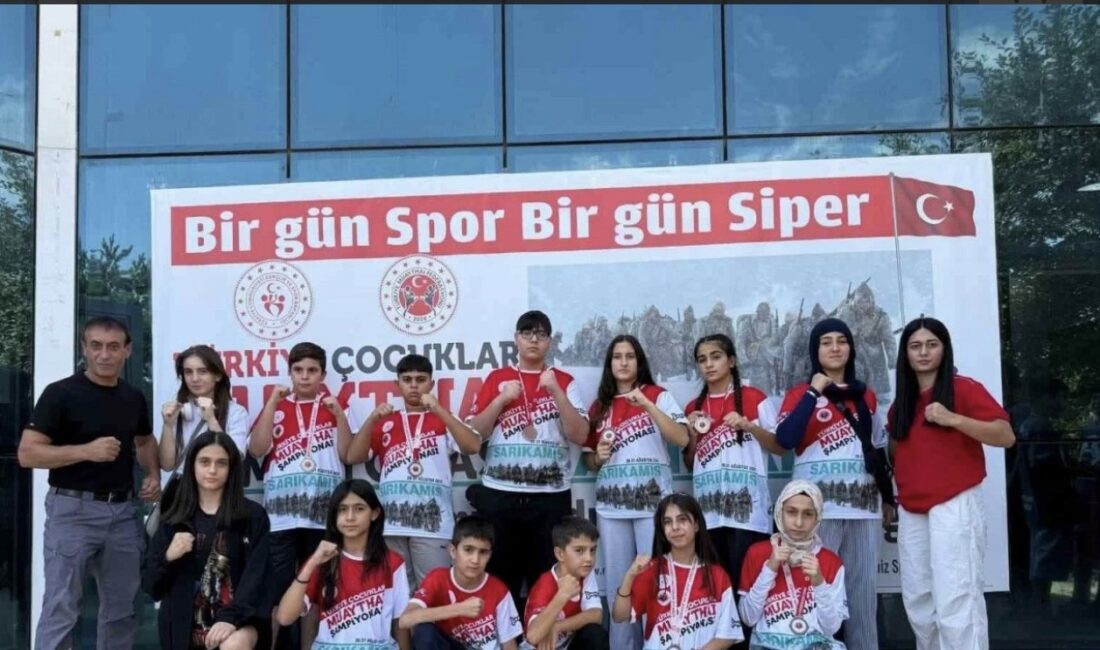 Türkiye Muay Thai Şampiyonası’na 12 sporcuyla katılan Elazığ Alfa Hazar