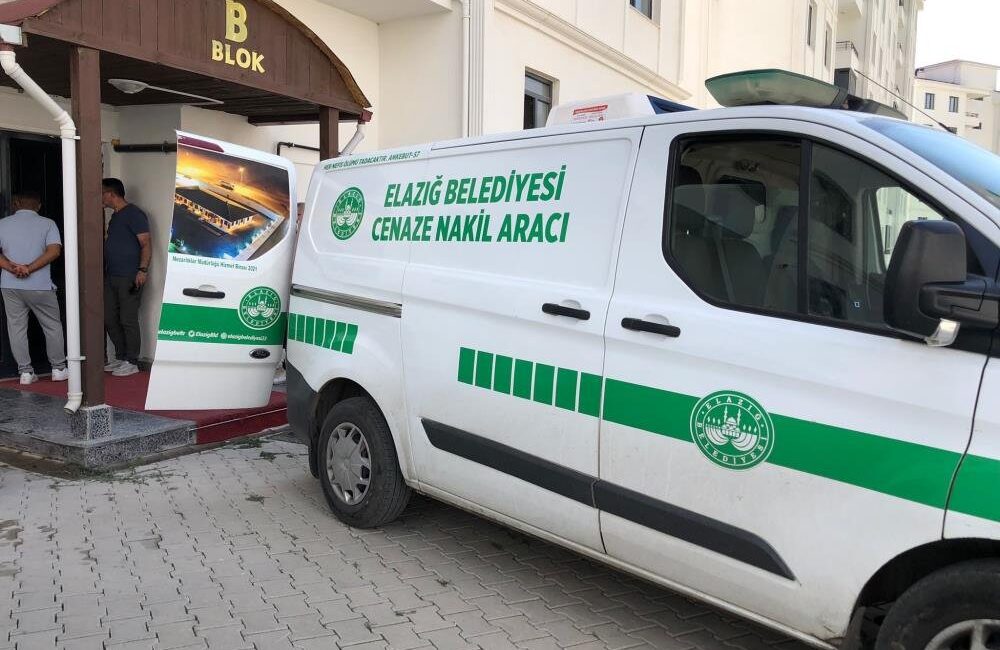 Elazığ’da başkomiser, evinde eşini başka bir erkekle yakaladıktan sonra silahını
