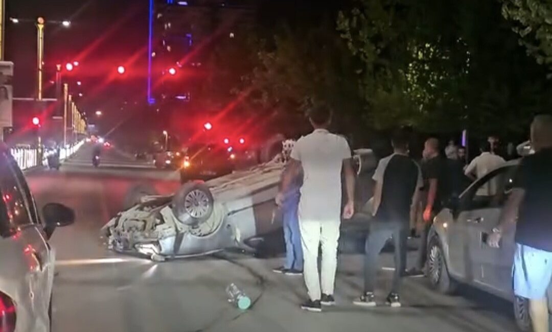 Elazığ’da kontrolden çıkan otomobilin takla attığı kazada 1 kişi yaralandı.