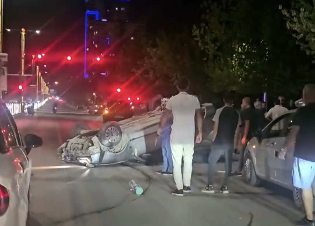 Elazığ’da kontrolden çıkan otomobilin takla attığı kazada 1 kişi yaralandı.