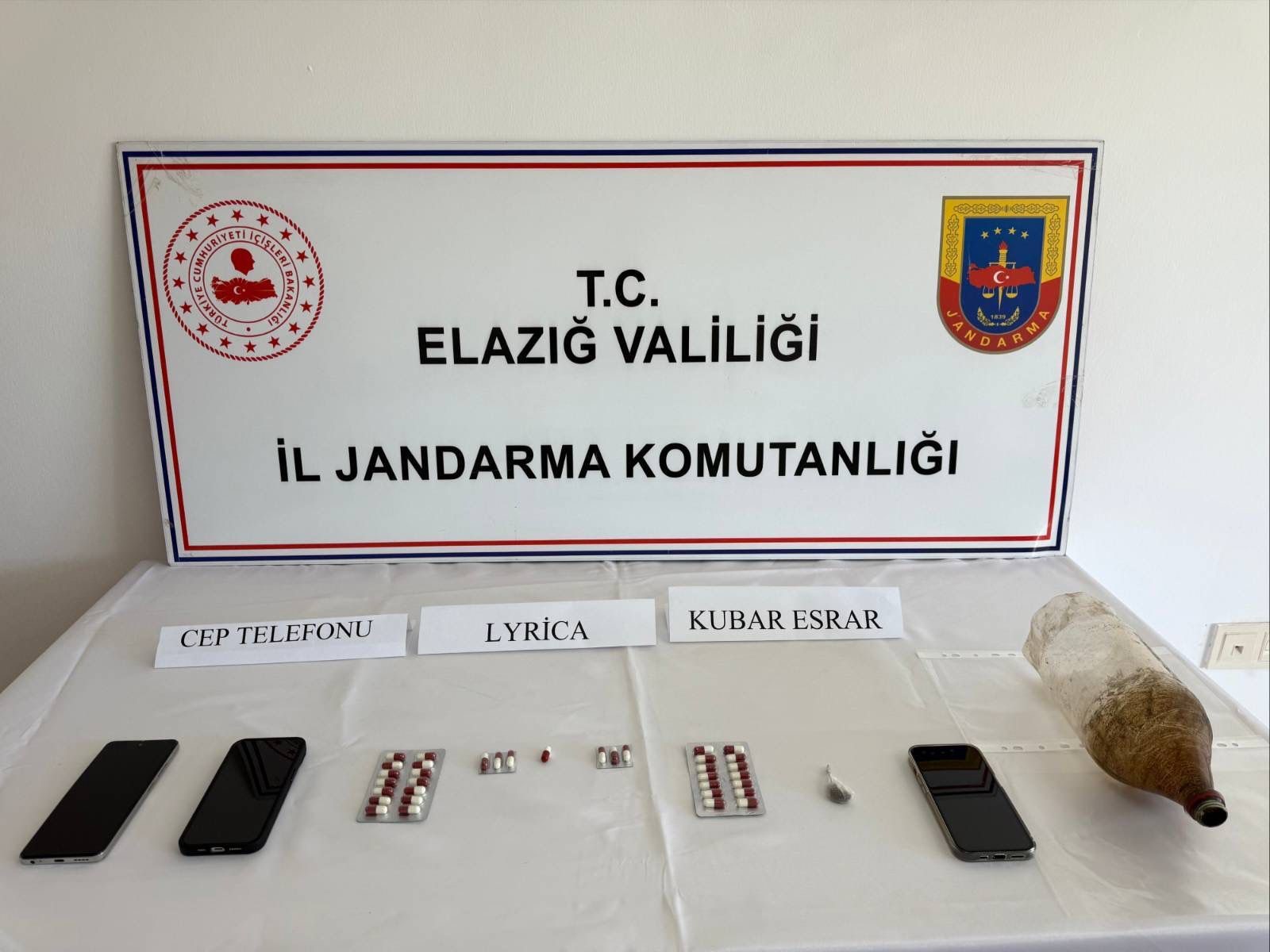 İl Jandarma Komutanlığı ekipleri uyuşturucuyla mücadele çalışmalarını sürdürüyor. Bu çerçevede