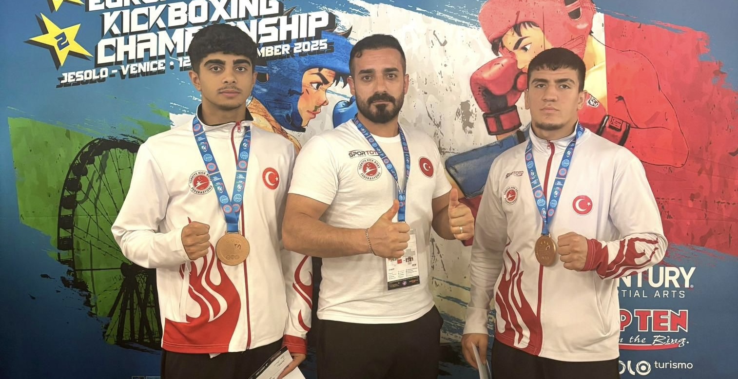 Elazığlı sporcular Gençler Avrupa Kick Boks Şampiyonası’ndan bronz madalya ile