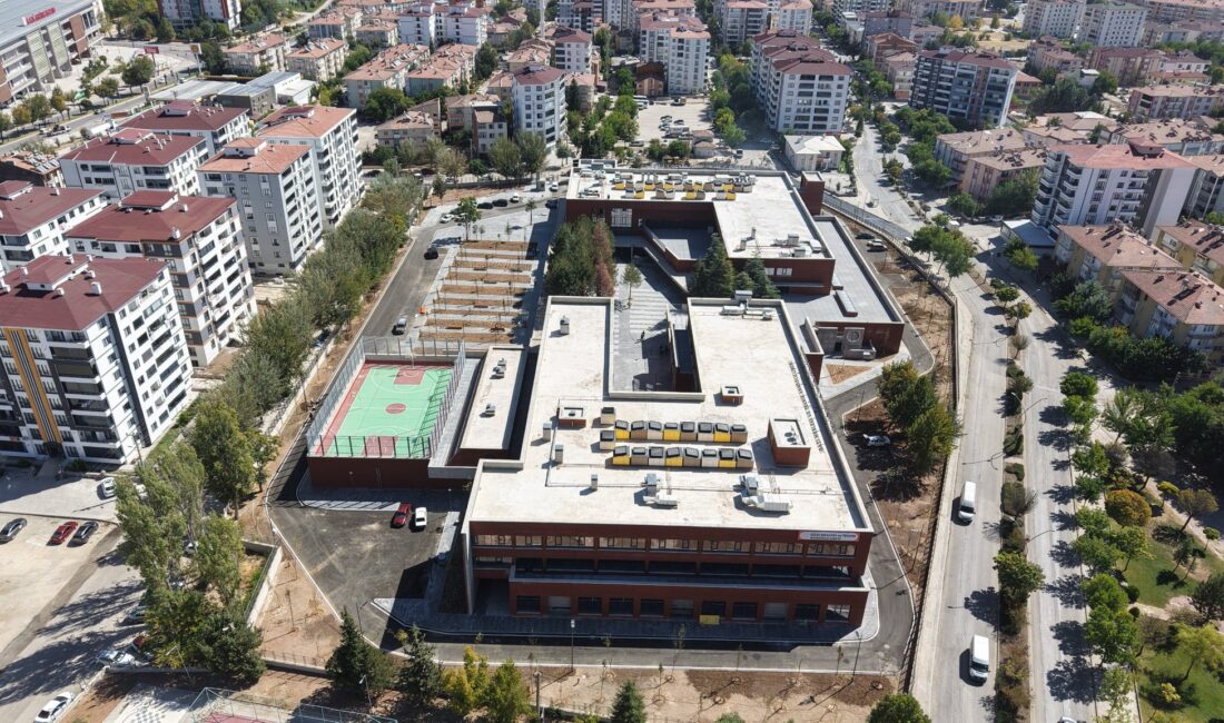 CHP’li belediyelerin depremin ardından Elazığ’da yaptırmaya başladığı okulların bir kısmı
