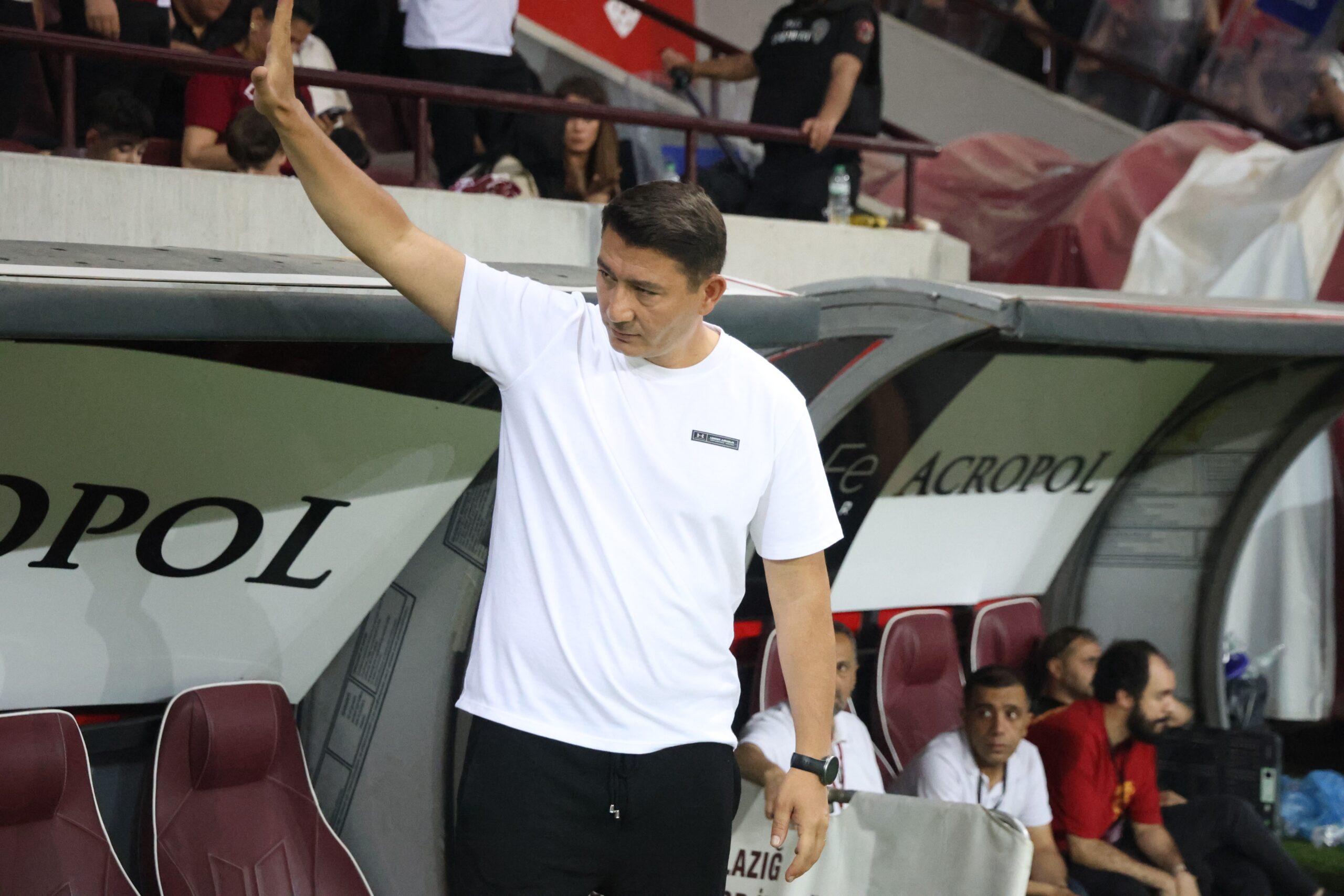 Elazığspor’da alınan Batman Petrolspor yenilgisi sonrası teknik direktör Fırat Gül’le