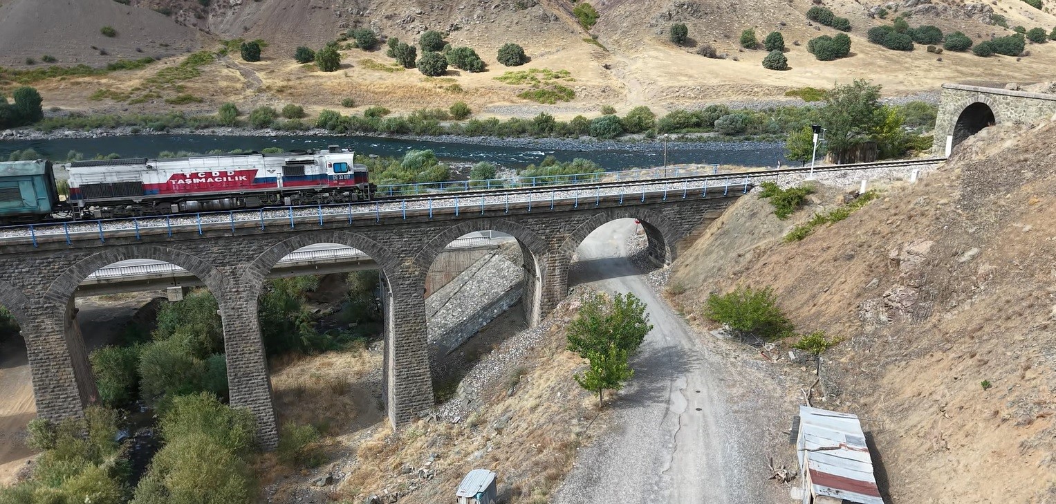 Elazığ’ın Palu ilçesindeki Teke Deresi, Roma’dan Cumhuriyet’e uzanan dört tarihi