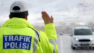 1 yılda 6 kez kırmızı ışıkta geçenlerin ehliyeti iptal edilecek.