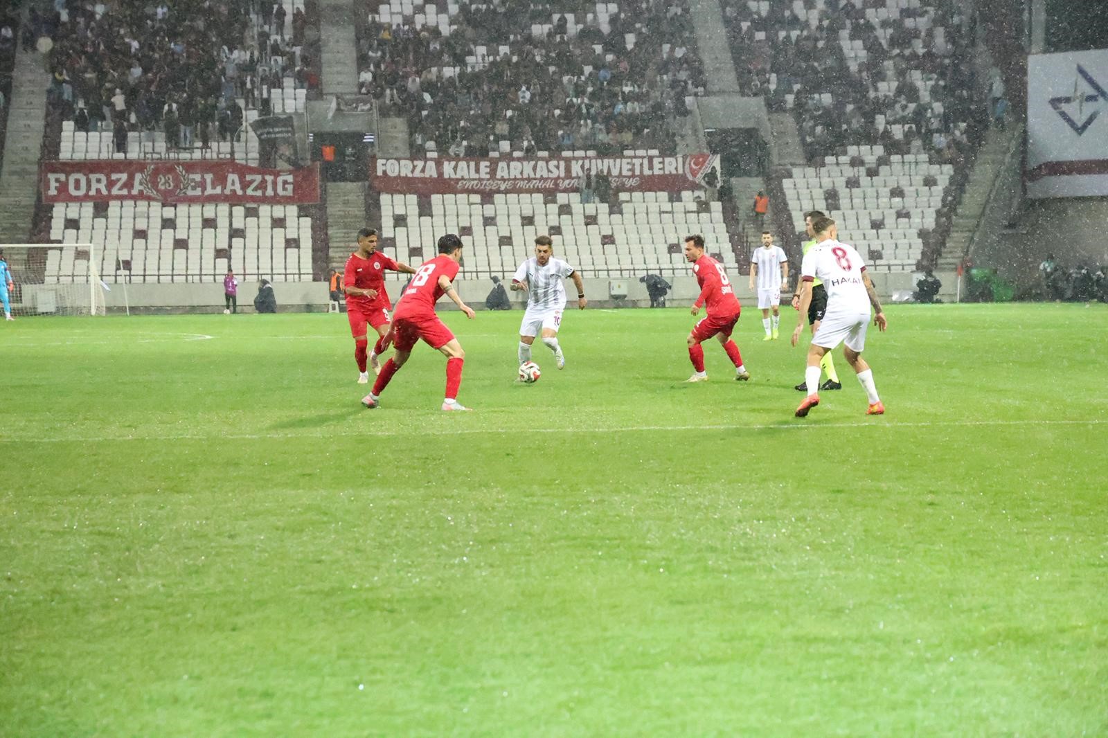 Nesine 2. Lig Beyaz Grup’un 8. haftasında Elazığspor, evinde Karaman