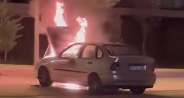 Elazığ’da seyir halindeki otomobil alev aldı. Edinilen bilgiye göre, Cumhuriyet